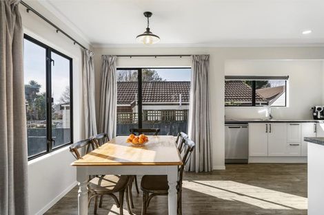 Photo of property in 4 Bishoprick Crescent, Te Puke, 3119