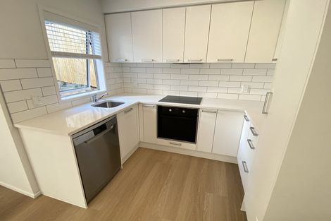 Photo of property in 119b Lynn Road, Bayview, Auckland, 0629