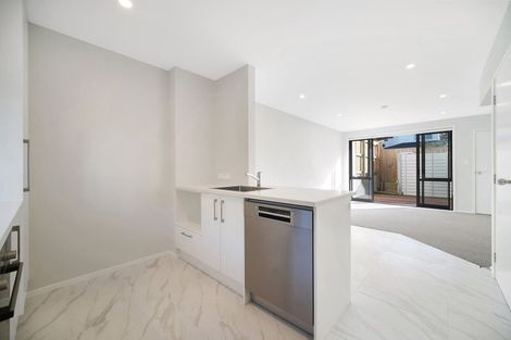 Photo of property in 3/31 Ayton Drive, Totara Vale, Auckland, 0629