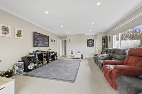 Photo of property in 75 Mould Street, Waitara, 4320