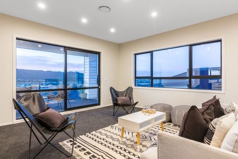 Photo of property in 4 Omaka Place, Aotea, Porirua, 5024