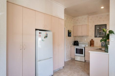 Photo of property in 361 Oxford Street, Levin, 5510