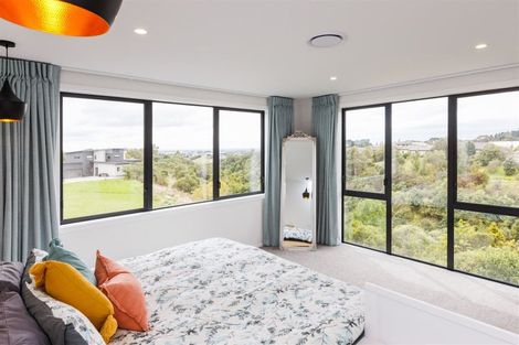 Photo of property in 18 Silkwood Place, Fitzherbert, Palmerston North, 4410