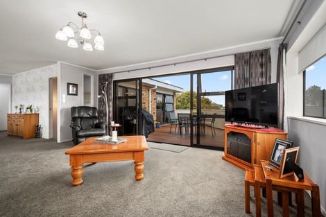 Photo of property in 8a Ascot Place, Mount Maunganui, 3116