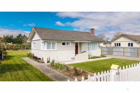 Photo of property in 15 Edward Street, Waimate, 7924