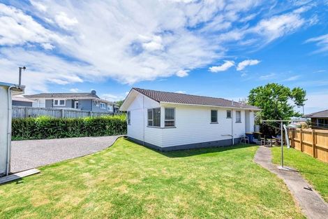Photo of property in 13 Harmel Road, Glendene, Auckland, 0602