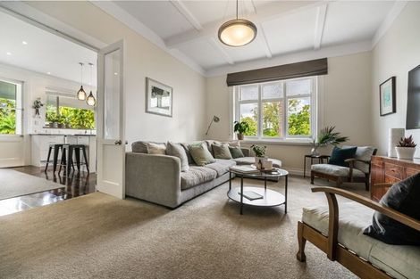 Photo of property in 15 Waterview Road, Stanley Point, Auckland, 0624