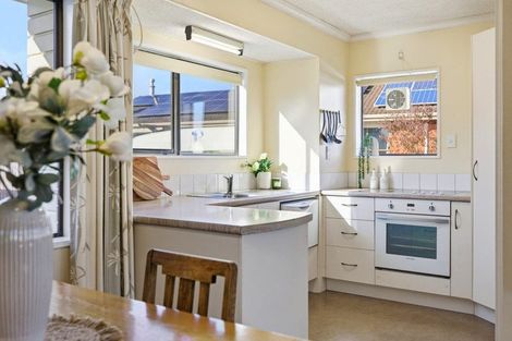 Photo of property in 6a Compton Place, Mount Maunganui, 3116