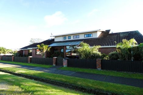 Photo of property in 17 Henley Street, Westport, 7825