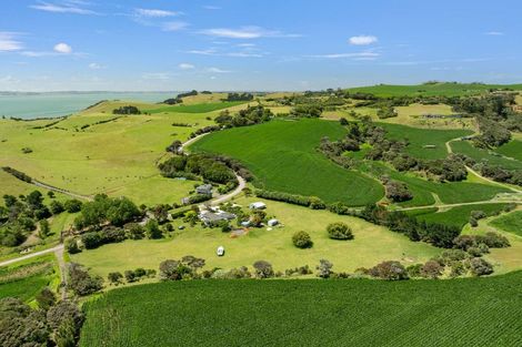 Photo of property in 3265 South Head Road, South Head, Helensville, 0874