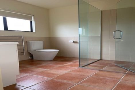 Photo of property in 2b Spencer Road, Pinehill, Auckland, 0632