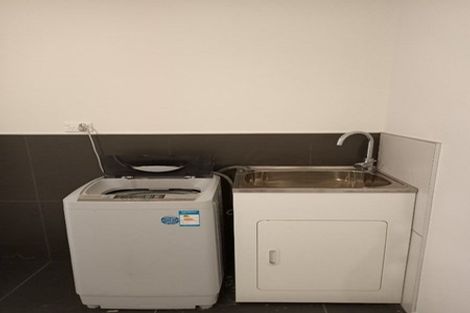 Photo of property in 1/1 June Place, Hamilton East, Hamilton, 3216