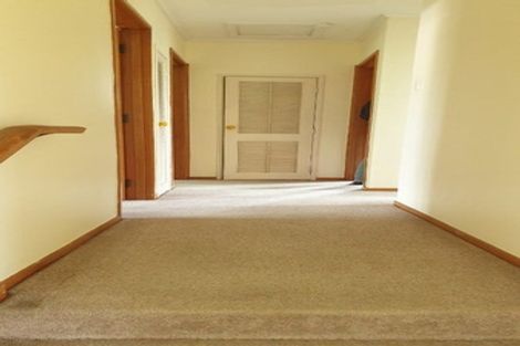 Photo of property in 4 Cypress Place, Sunnynook, Auckland, 0620