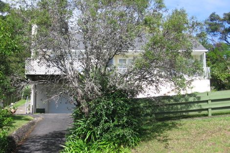 Photo of property in 64 Derwent Crescent, Titirangi, Auckland, 0604