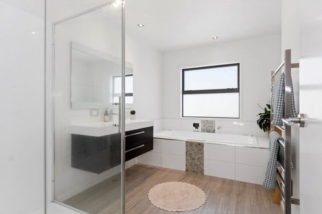 Photo of property in 9 Excelsa Place, Papamoa Beach, Papamoa, 3118