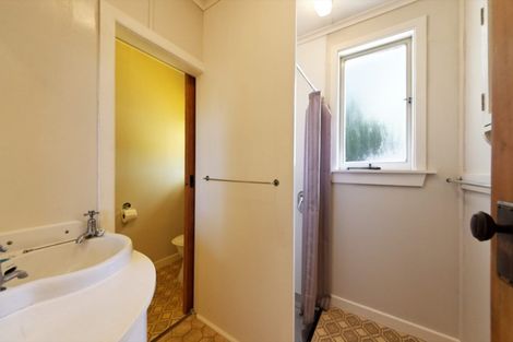 Photo of property in 112 Garden Road, Piha, New Lynn, 0772