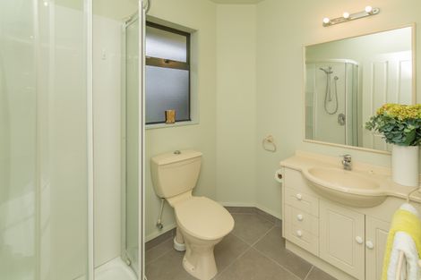 Photo of property in 3 Thicket Close, Redwood, Christchurch, 8051