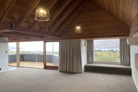 Photo of property in 11 Wakatipu Heights, Queenstown, 9300