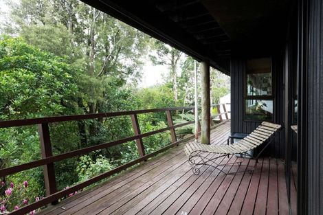 Photo of property in 12 Fairfax Terrace, Frankleigh Park, New Plymouth, 4310