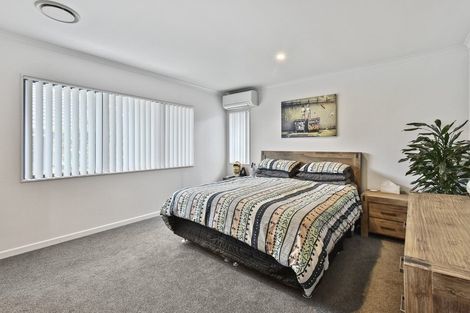 Photo of property in 16 Pat O'connor Place, Manurewa, Auckland, 2105