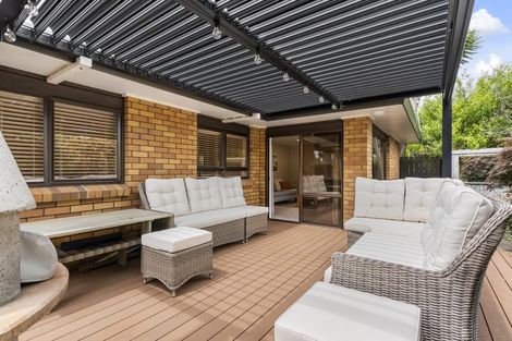 Photo of property in 2/9 Perendale Close, Somerville, Auckland, 2014