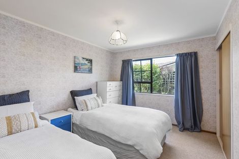 Photo of property in 14 Hastings Street, Waikanae Beach, Waikanae, 5036