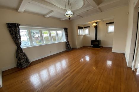 Photo of property in 16 Jasper Avenue, Mount Roskill, Auckland, 1041