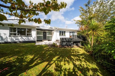 Photo of property in 5 Montana Place, Merrilands, New Plymouth, 4312