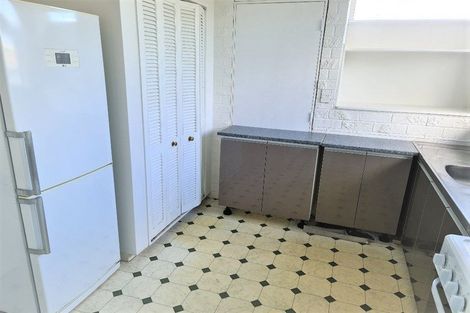 Photo of property in 1 Rogan Street, Mount Roskill, Auckland, 1041