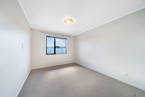 Photo of property in 7 Anna Lane, Glen Eden, Auckland, 0602