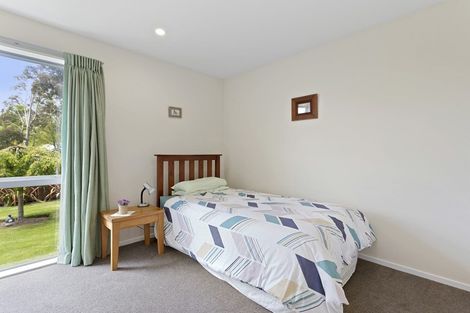 Photo of property in 2 Stonebridge Lane, Oxford, 7430