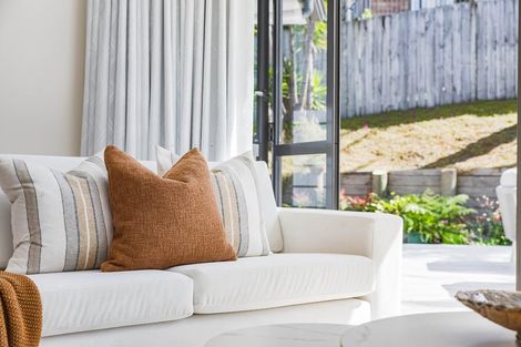 Photo of property in 22 Ballymore Drive, Pinehill, Auckland, 0632