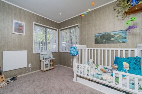 Photo of property in 2/35 Dakota Avenue, Beach Haven, Auckland, 0626