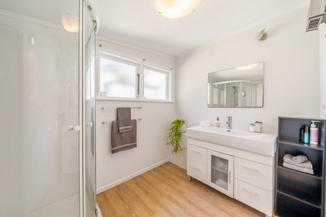 Photo of property in 23/25 Elmslie Road, Pinehaven, Upper Hutt, 5371