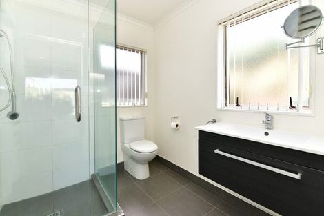 Photo of property in 110 Lakeside Drive, Orewa, 0931