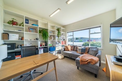 Photo of property in 126 Mana Esplanade, Paremata, Porirua, 5026