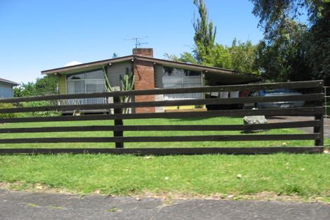 Photo of property in 47 Staverton Crescent, Mangere, Auckland, 2022