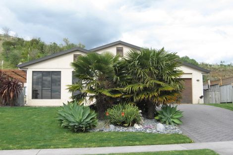 Photo of property in 10 Peregrine Place, Welcome Bay, Tauranga, 3112