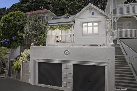 Photo of property in 19 Scarborough Terrace, Mount Victoria, Wellington, 6011