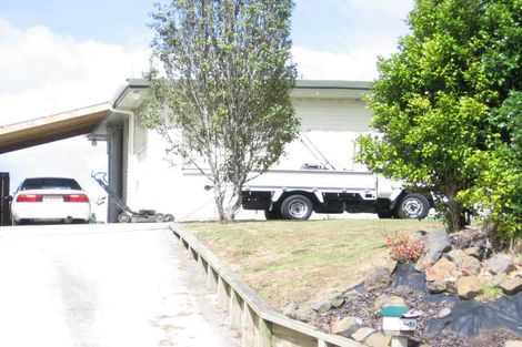 Photo of property in 2/73a Target Road, Totara Vale, Auckland, 0629