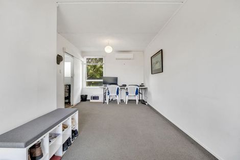 Photo of property in 2/18 Carnot Street, Glenholme, Rotorua, 3010