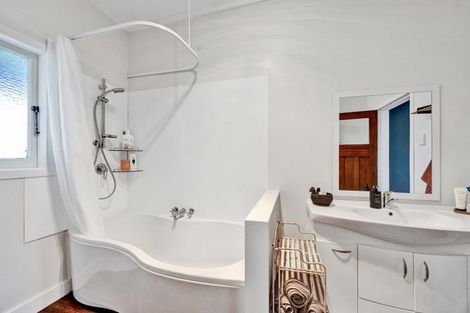 Photo of property in 18 Cumming Street, Okato, 4335