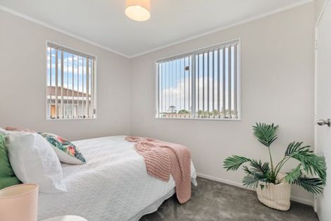 Photo of property in 2/25 Silver Creek Road, Weymouth, Auckland, 2103