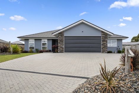 Photo of property in 5 Larches Lane, Kinloch, Taupo, 3377