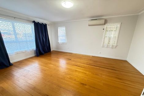 Photo of property in 3181 Great North Road, New Lynn, Auckland, 0600