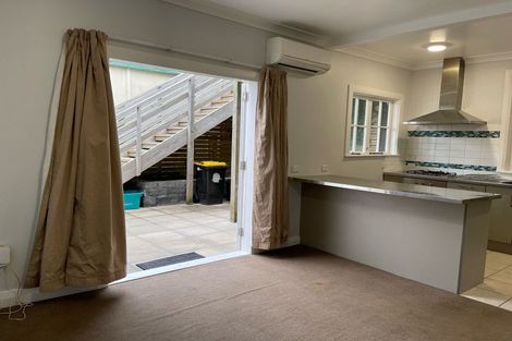 Photo of property in 73 Majoribanks Street, Mount Victoria, Wellington, 6011