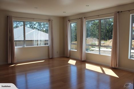 Photo of property in 92 Tiriwa Drive, Massey, Auckland, 0614