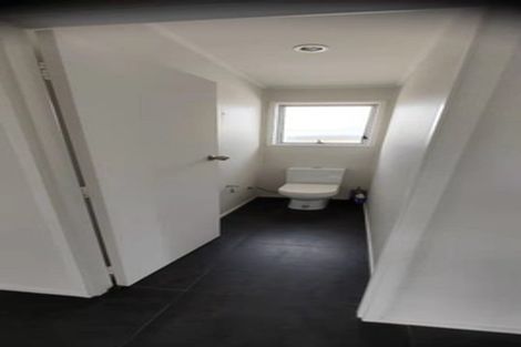 Photo of property in 32 Glen Road, Ranui, Auckland, 0612