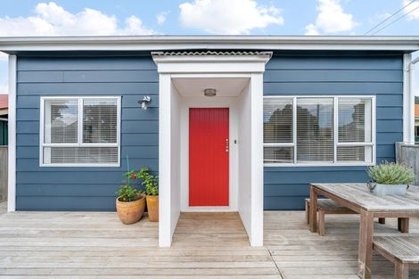 Photo of property in 25 Tuatoru Street, Eastbourne, Lower Hutt, 5013