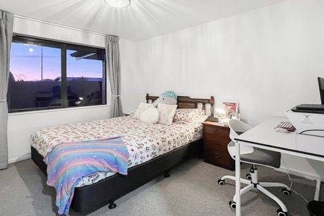 Photo of property in 8 Reserve Close, Woolston, Christchurch, 8062